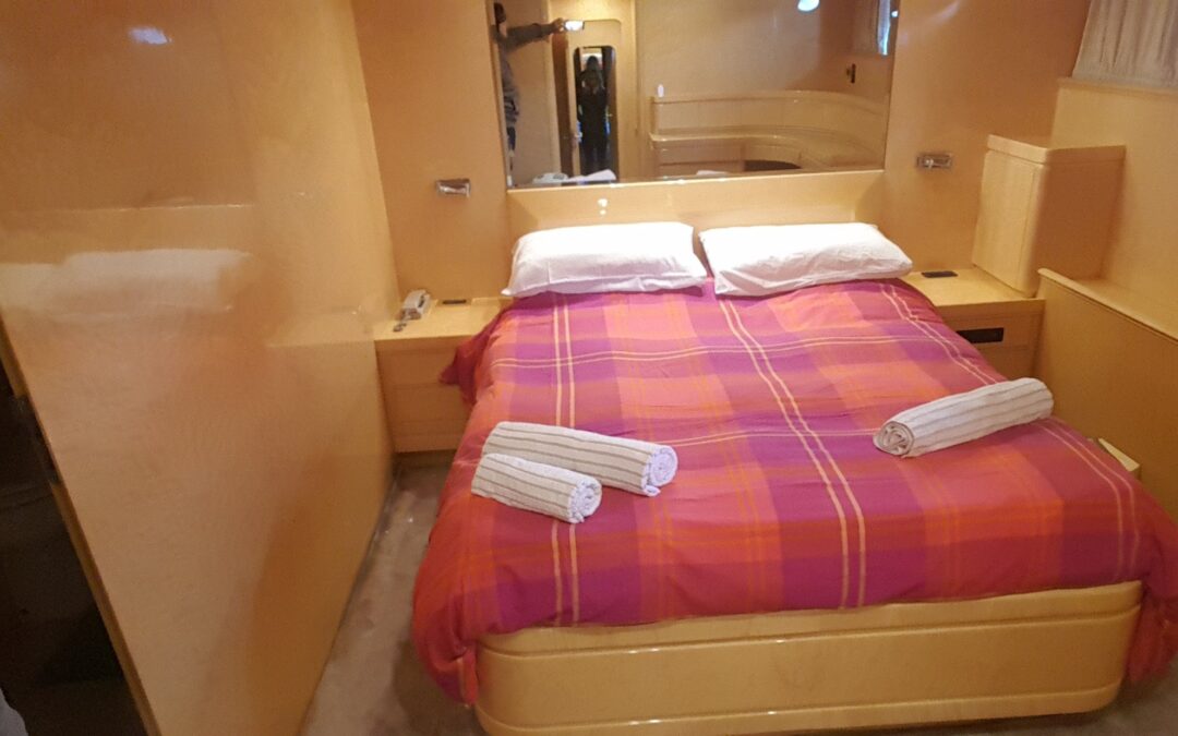 Cene romantiche in cabina VIP a bordo della Suncat.it